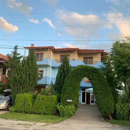 Vila Deni Tushemisht Exterior photo